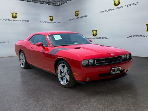 Used 2010 Dodge Challenger R/T w/ Sound Group RWD image 7