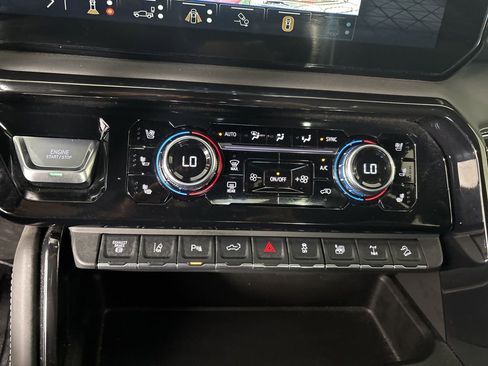 Used 2024 GMC Sierra 2500 AT4X image 19