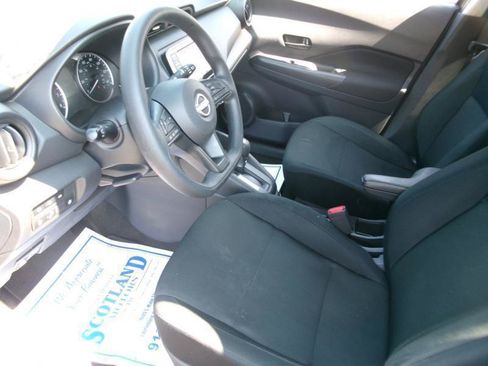 Used 2025 Nissan Kicks Play S FWD image 13