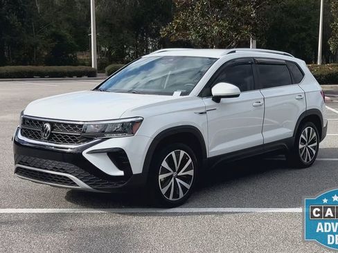 Certified 2022 Volkswagen Taos SE w/ Driver Assistance Package image 4