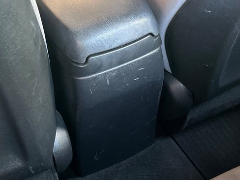 Used 2013 Hyundai Elantra FWD image 17