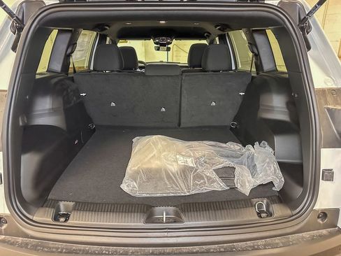 New 2026 Jeep Cherokee Laredo image 13