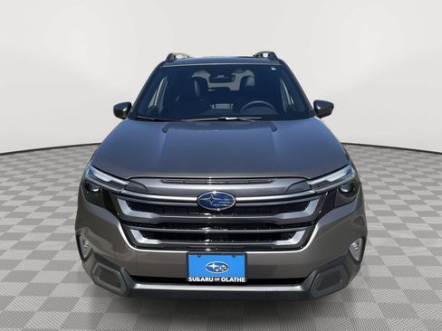 Certified 2025 Subaru Forester Limited w/ Popular Package AWD/4WD image 9