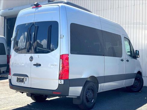 Used 2025 Mercedes-Benz Sprinter 2500 image 9