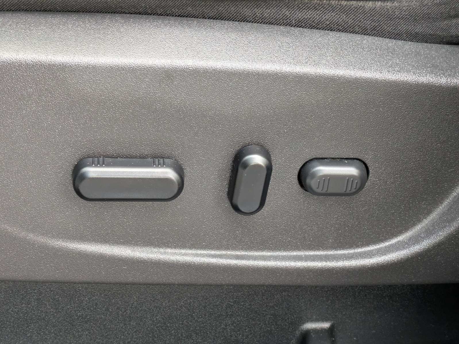 Used 2019 Ford Escape SEL FWD image 19