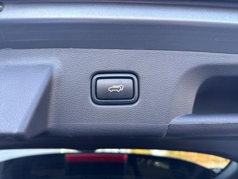 Used 2023 Hyundai Palisade Limited image 23