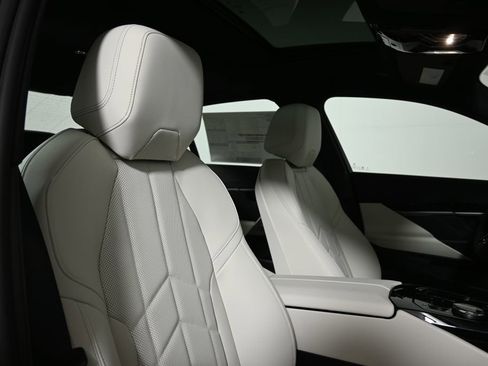 New 2026 BMW 530i xDrive w/ M Sport Package image 33