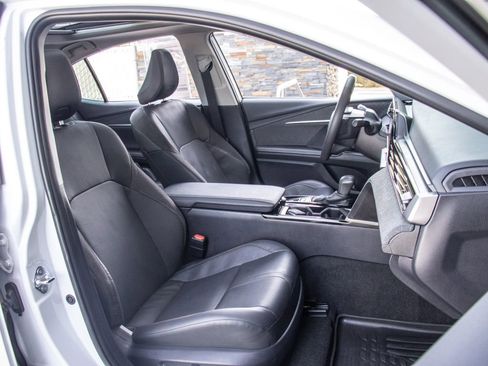 Used 2025 Toyota Camry XLE w/ Premium Plus Package image 20