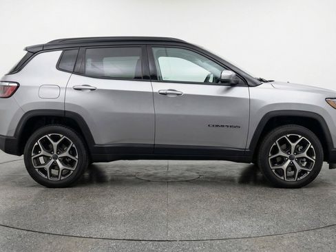 Used 2025 Jeep Compass Limited AWD/4WD image 11