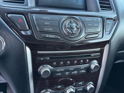 Used 2014 Nissan Pathfinder SL image 15