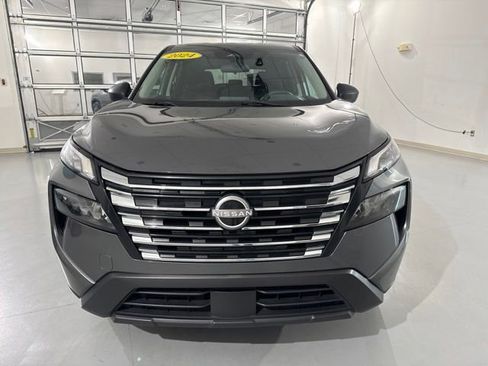 Used 2024 Nissan Rogue S FWD image 2