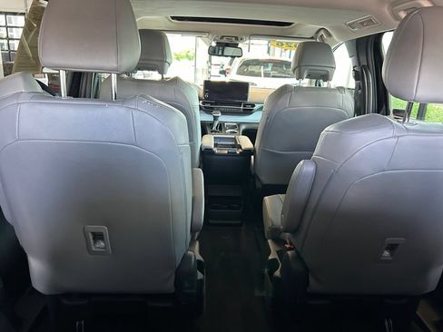 Used 2026 Toyota Sienna XLE AWD/4WD image 19