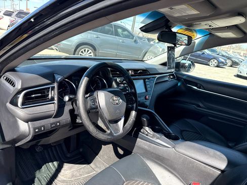 Used 2018 Toyota Camry SE image 8