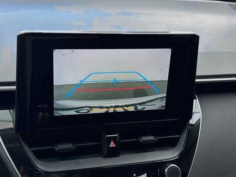 Used 2024 Toyota Corolla LE w/ LE Convenience Package FWD image 10