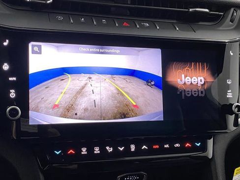 New 2026 Jeep Grand Cherokee Laredo image 11