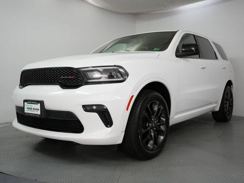 Used 2021 Dodge Durango SXT image 3