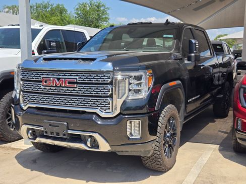 Used 2021 GMC Sierra 2500 Denali w/ Denali Black Diamond Edition AWD/4WD image 3
