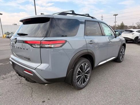 New 2026 Nissan Pathfinder Platinum w/ Cargo Package image 5