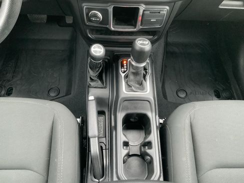 Used 2020 Jeep Wrangler Unlimited Sport image 37