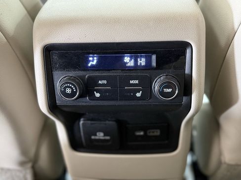 Used 2020 GMC Acadia Denali image 19