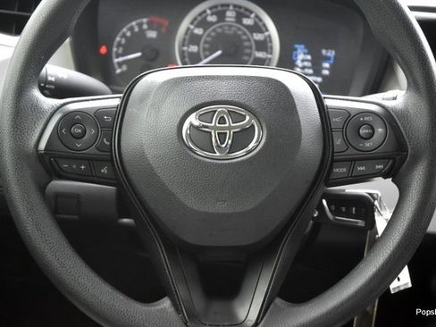 Used 2022 Toyota Corolla LE image 13