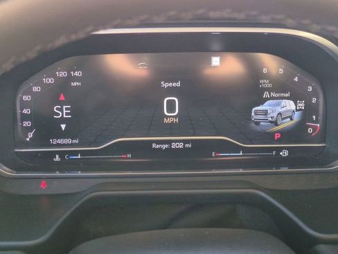 Used 2023 GMC Yukon XL SLT w/ SLT Luxury Package image 15