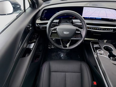 Used 2025 Cadillac Lyriq Luxury RWD image 24