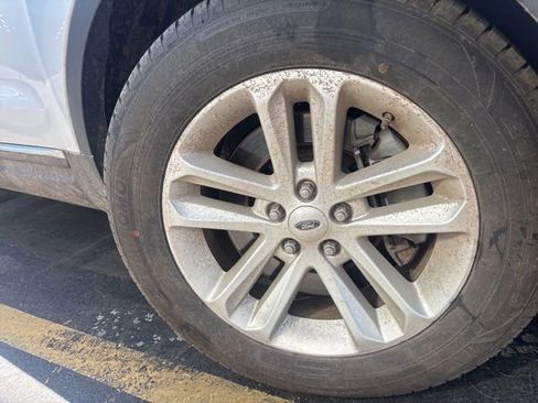 Used 2013 Ford Explorer XLT FWD image 4