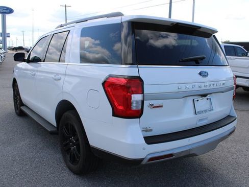 Used 2024 Ford Expedition XLT RWD image 9