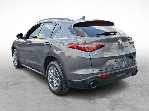 Used 2022 Alfa Romeo Stelvio Sprint image 3