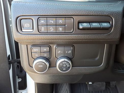 Used 2023 GMC Yukon Denali AWD/4WD image 21