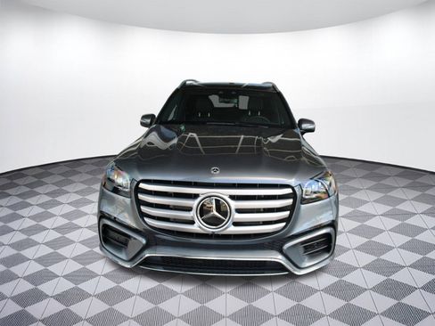 Used 2025 Mercedes-Benz GLS 450 4MATIC image 6