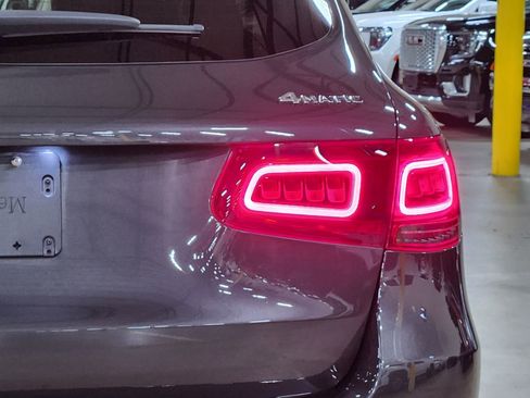 Used 2022 Mercedes-Benz GLC 300 4MATIC image 22