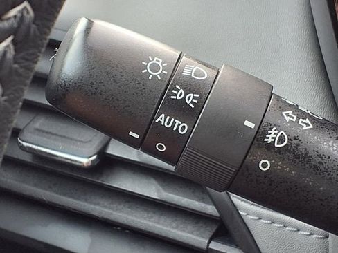 Certified 2025 Subaru Outback Premium AWD/4WD image 13