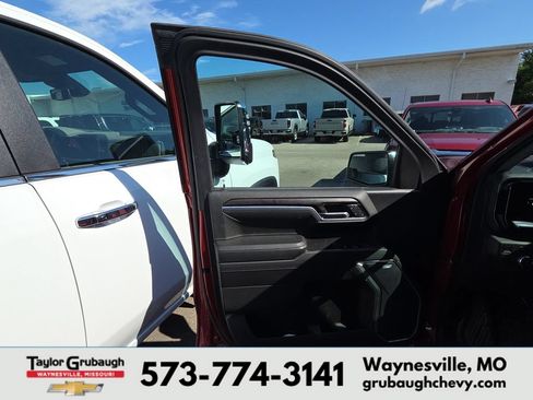 Used 2023 GMC Sierra 1500 SLT w/ SLT Premium Plus Package AWD/4WD image 8
