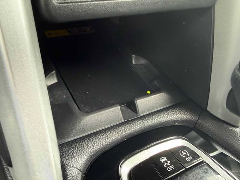 Used 2024 Toyota Corolla Cross XLE w/ Convenience Package FWD image 23