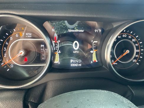 Used 2021 Jeep Wrangler Unlimited Sahara AWD/4WD image 18