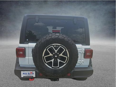 Used 2025 Jeep Wrangler Unlimited Rubicon AWD/4WD image 7
