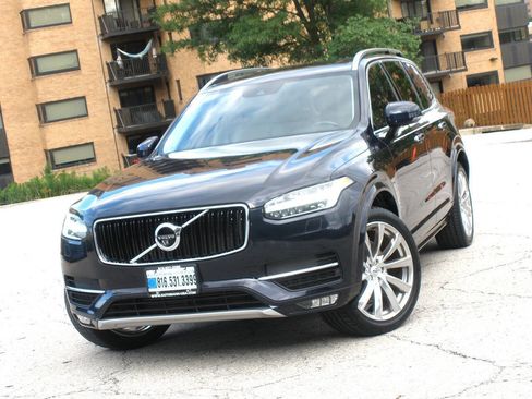 Used 2016 Volvo XC90 T6 Momentum w/ Momentum Plus Package AWD/4WD image 7