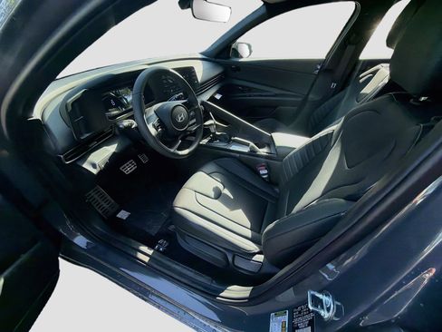 New 2026 Hyundai Elantra SEL Sport FWD image 14