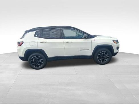 Used 2019 Jeep Compass Trailhawk w/ Cold Weather Group AWD/4WD image 5