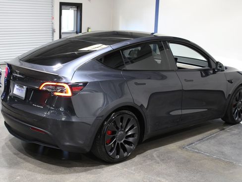Used 2024 Tesla Model Y Performance AWD/4WD image 14