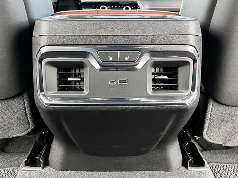 Used 2025 GMC Sierra 3500 Denali Ultimate image 26