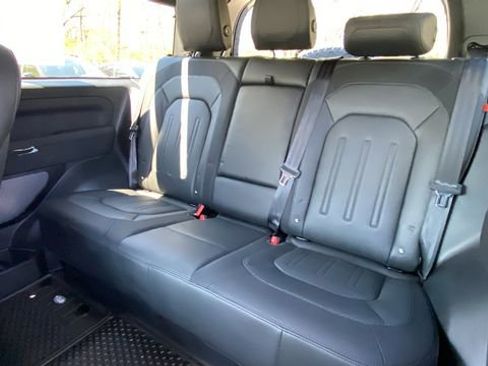 Used 2021 Land Rover Defender 90 X-Dynamic S AWD/4WD image 30