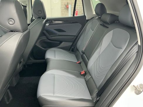 New 2026 Volkswagen Tiguan SE image 15