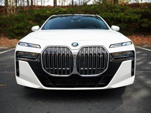 Used 2024 BMW i7 eDrive50 w/ M Sport Package image 17