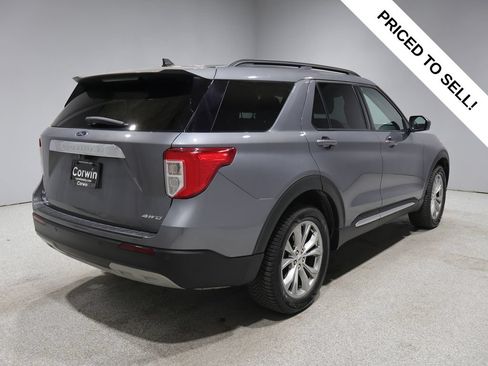 Used 2022 Ford Explorer XLT w/ Equipment Group 202A AWD/4WD image 2
