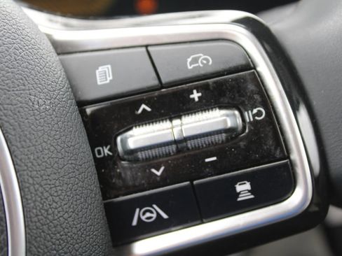 Certified 2025 Kia Sorento S w/ Panoramic Sunroof Package image 31