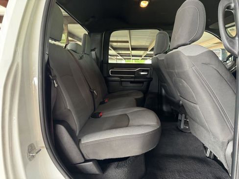 Used 2024 RAM 2500 Big Horn AWD/4WD image 37
