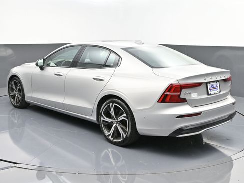 Used 2023 Volvo S60 B5 Plus w/ Climate Package image 5